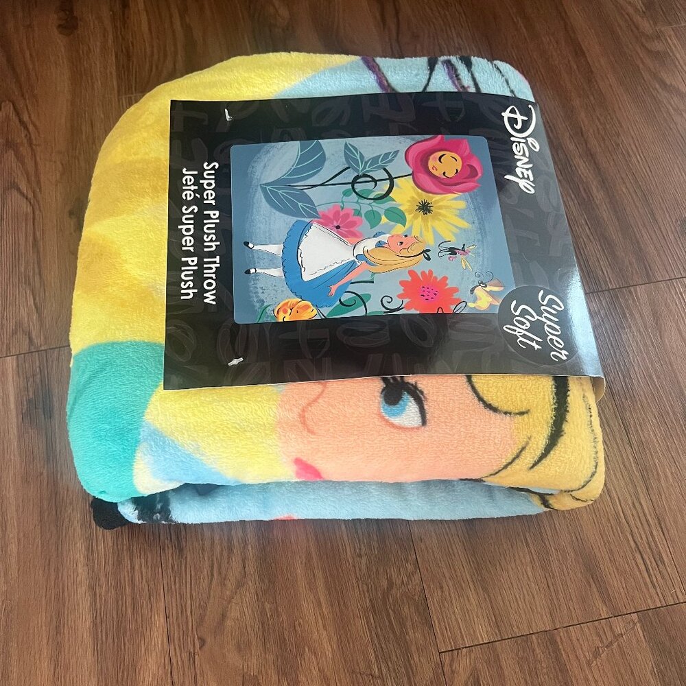 Disney Alice in Wonderland Super Plush Throw Blanket